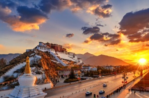 TÂY TẠNG HUYỀN BÍ